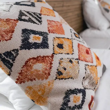 Vandrerhjem Surfhouse *