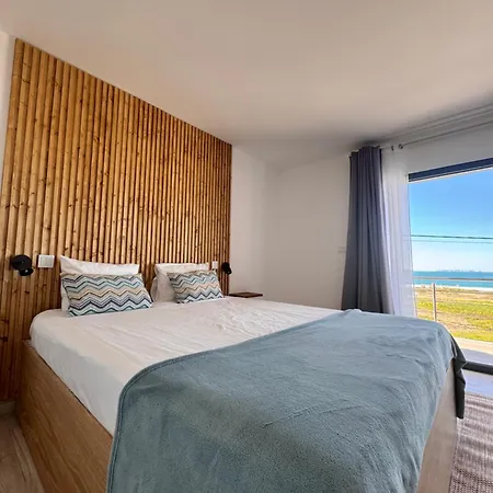 Surfhouse Hostel *