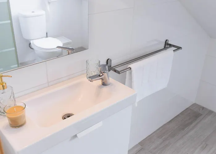 אכסניה Surfhouse *