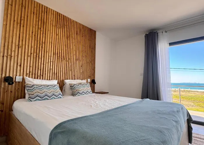 Surfhouse אכסניה *